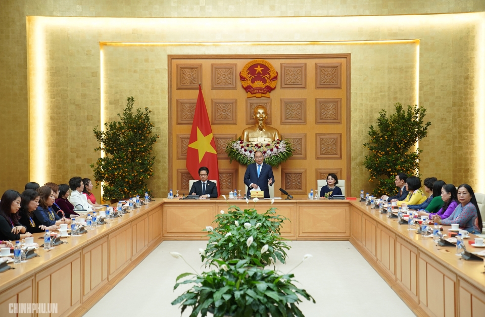 thu tuong nguyen xuan phuc gap mat cac nu doanh nhan tieu bieu