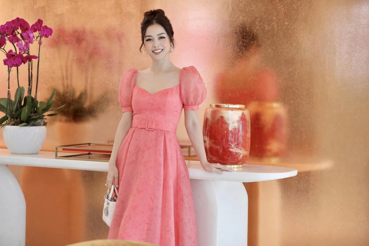 Jennifer Phạm hóa nàng thơ