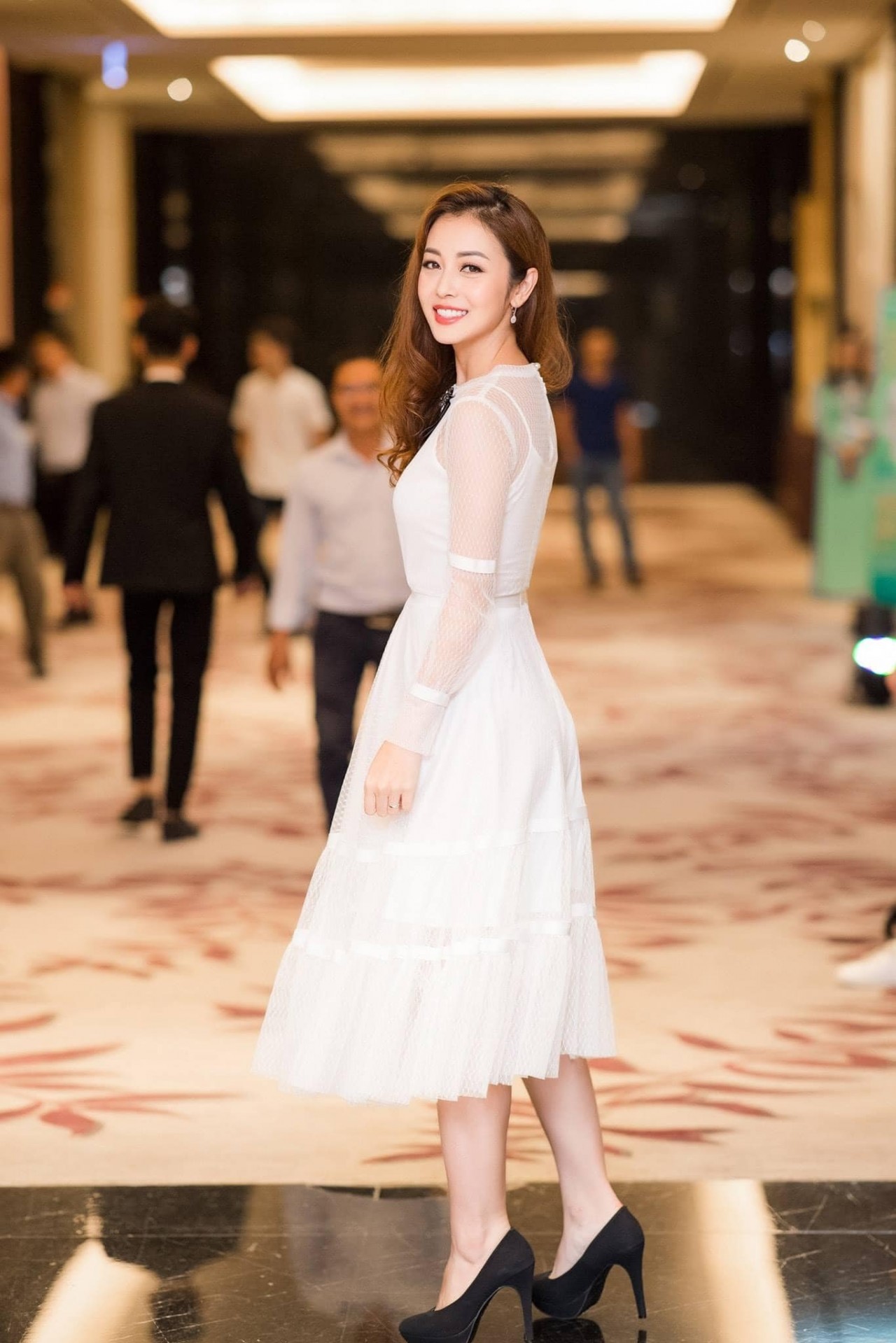 Jennifer Phạm hóa nàng thơ