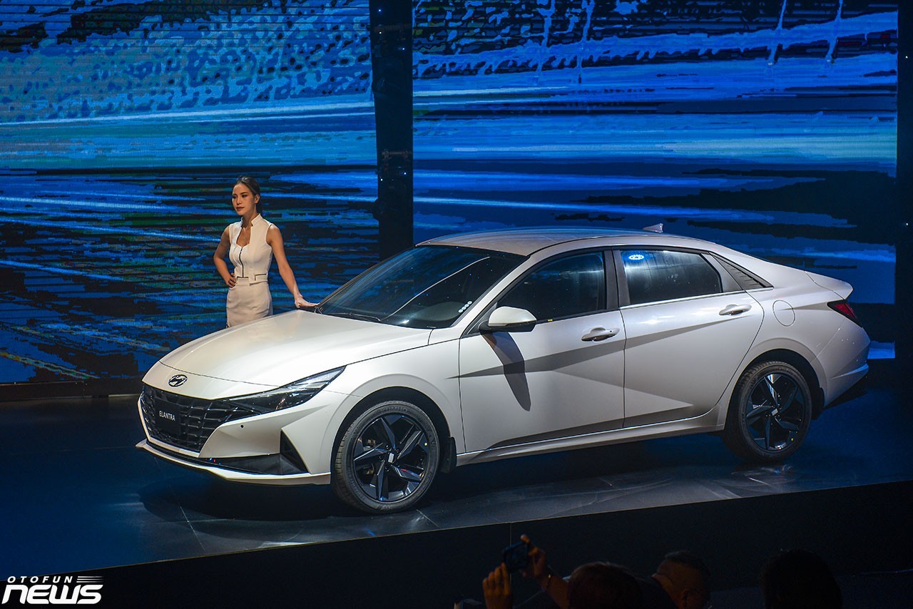 Hyundai Elantra 2023 ra mắt với 4 phiên bản, giá từ 599 triệu đồng
