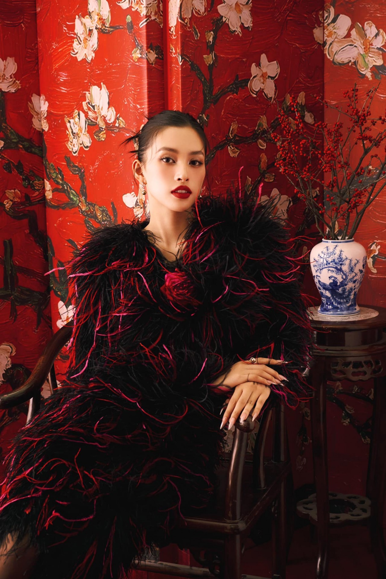 Hoa hậu Tiểu Vy đẹp xuất sắc trong bộ ảnh mới