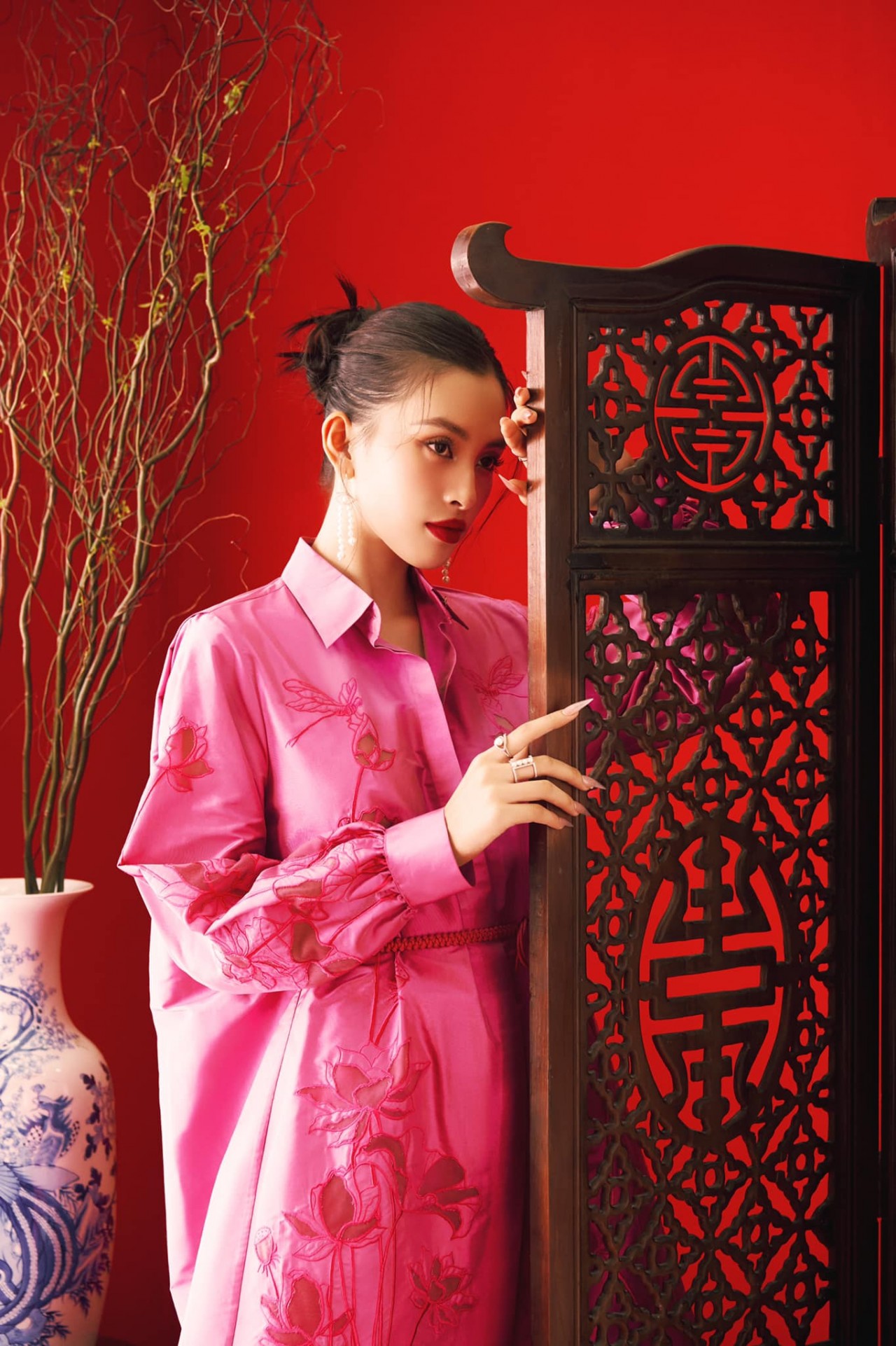 Hoa hậu Tiểu Vy đẹp xuất sắc trong bộ ảnh mới