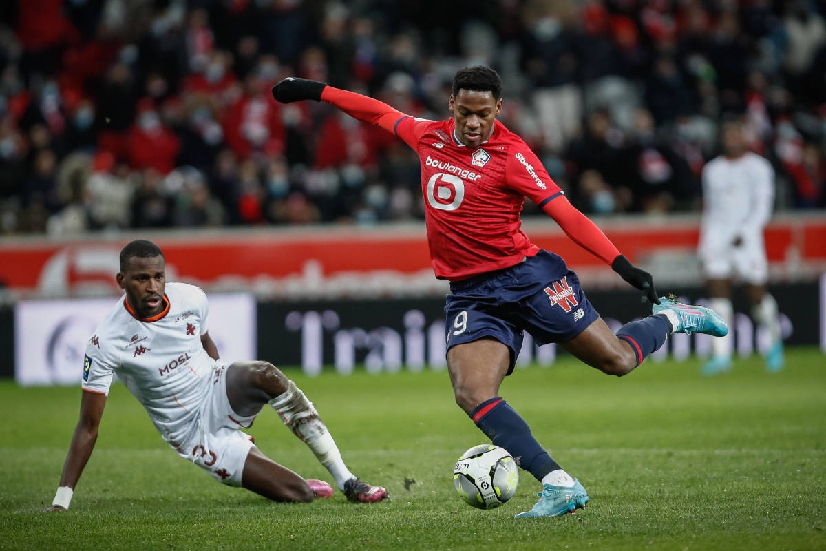 Chuyển nhượng cầu thủ ngày 19/10: Real Madrid dừng quan tâm Kylian Mbappe; Diogo Dalot chờ gia hạn MU; Chelsea tuyển chân sút chất lượng