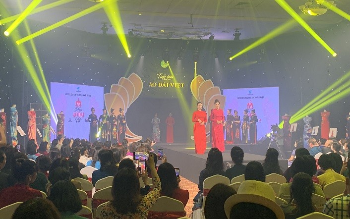 Tinh hoa Áo dài Việt: Khơi dậy tình yêu và trách nhiệm di sản văn hoá dân tộc