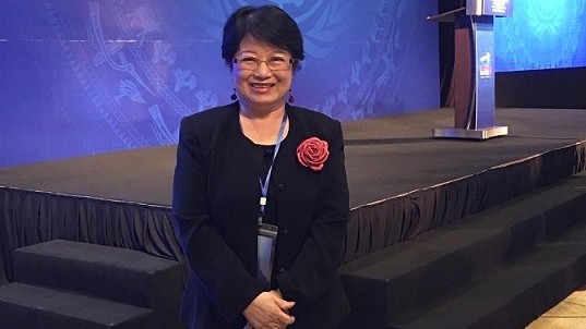 Cán bộ nữ trong ngành Ngoại giao: Những 'dòng nước' miệt mài chảy, những 'đóa hồng' bình dị tỏa hương