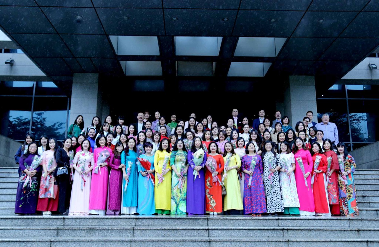 Bản lĩnh nữ cán bộ ngoại giao trong thời đại 4.0