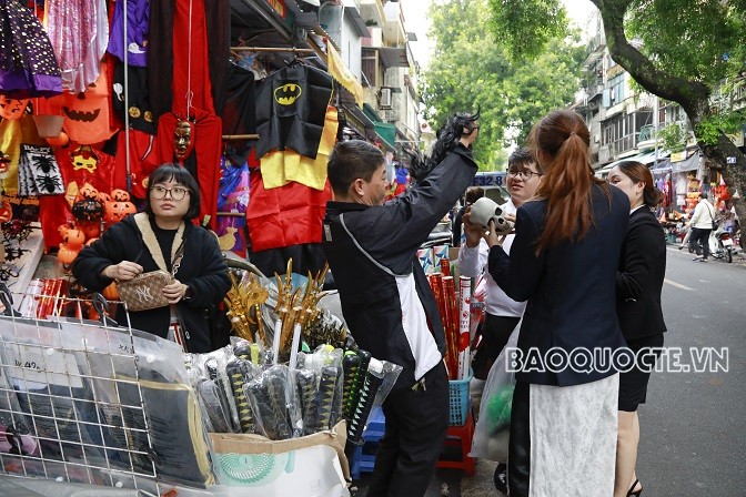 Phố Hàng Mã đón chờ Lễ hội Halloween