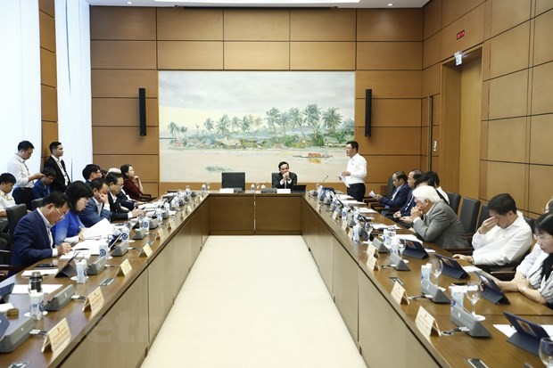 Phiên thảo luận tại tổ về kinh tế-xã hội sáng 22/10. Phiên thảo luận tại tổ về kinh tế-xã hội sáng 22/10.