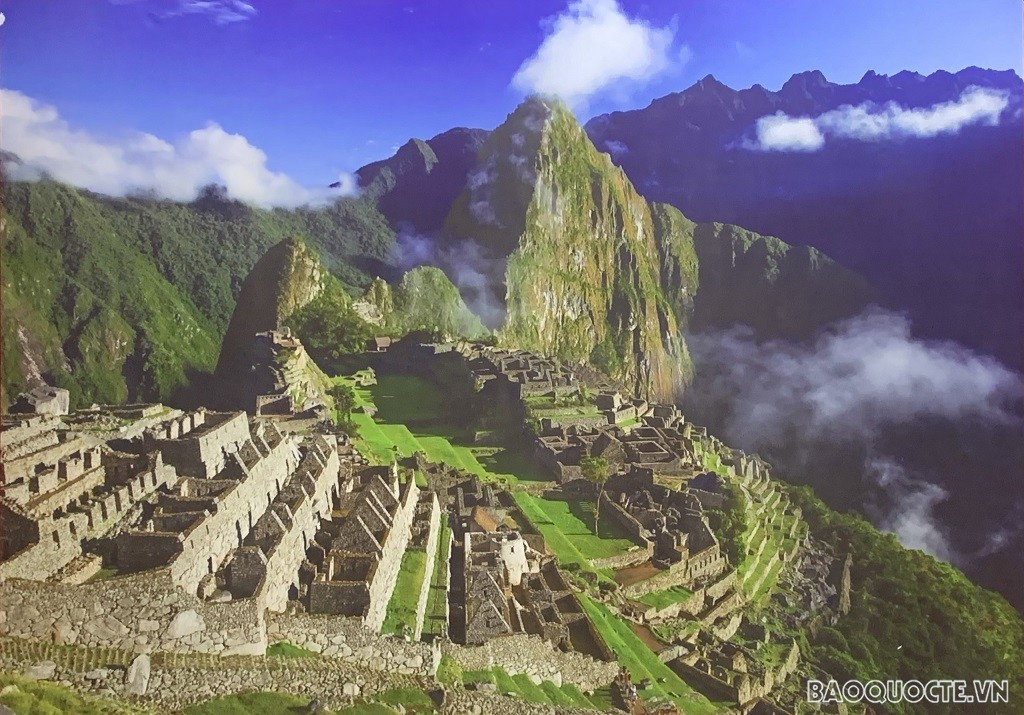 Khai mạc triển lãm ảnh 'Qhapaq Ñan – Con đường Inca hùng vĩ' tại Hà Nội. (Ảnh: Hạnh Lê)