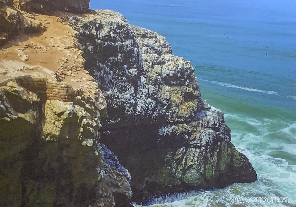 Khai mạc triển lãm ảnh 'Qhapaq Ñan – Con đường Inca hùng vĩ' tại Hà Nội. (Ảnh: Hạnh Lê)