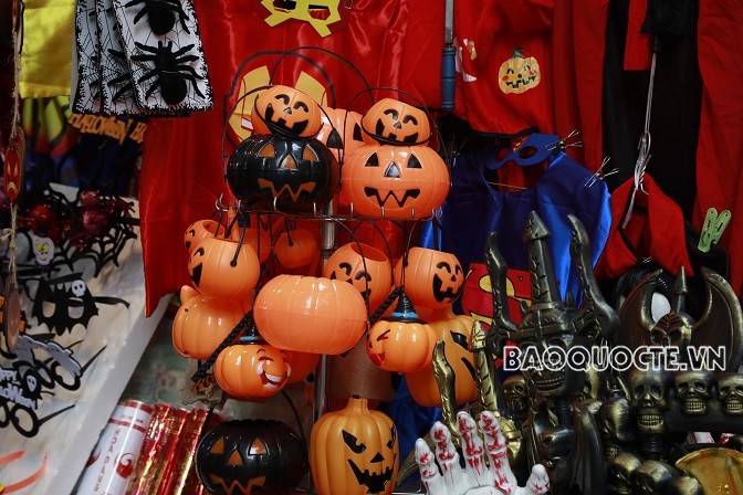 Phố Hàng Mã đón chờ Lễ hội Halloween