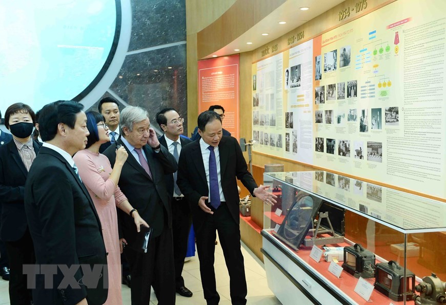 Hình ảnh chuyến thăm Tổng cục Khí tượng thủy văn của Tổng thư ký LHQ António Guterres