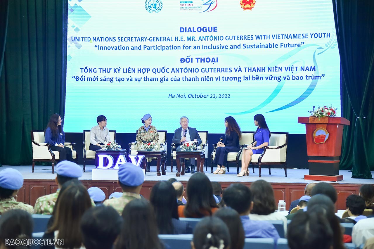 Toàn cảnh Tổng thư ký Liên hợp quốc trao đổi với thanh niên, sinh viên Việt Nam tại Học viện Ngoại giao qua ảnh
