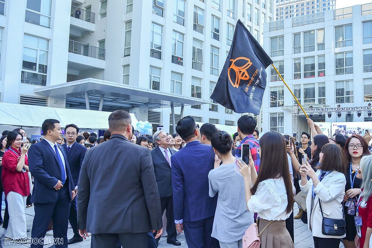 Toàn cảnh Tổng thư ký Liên hợp quốc trao đổi với thanh niên, sinh viên Việt Nam tại Học viện Ngoại giao qua ảnh