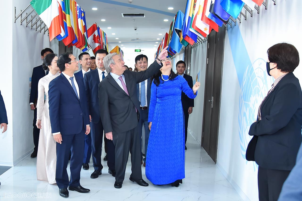 Toàn cảnh Tổng thư ký Liên hợp quốc trao đổi với thanh niên, sinh viên Việt Nam tại Học viện Ngoại giao qua ảnh