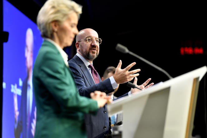 Ảnh ấn tượng tuần (17-23/10): Tổng thống Nga thúc đẩy chiến dịch ở Ukraine, UAV tấn công Kiev, binh sĩ ẩn nấp, Trung Quốc bế mạc Đại hội XX