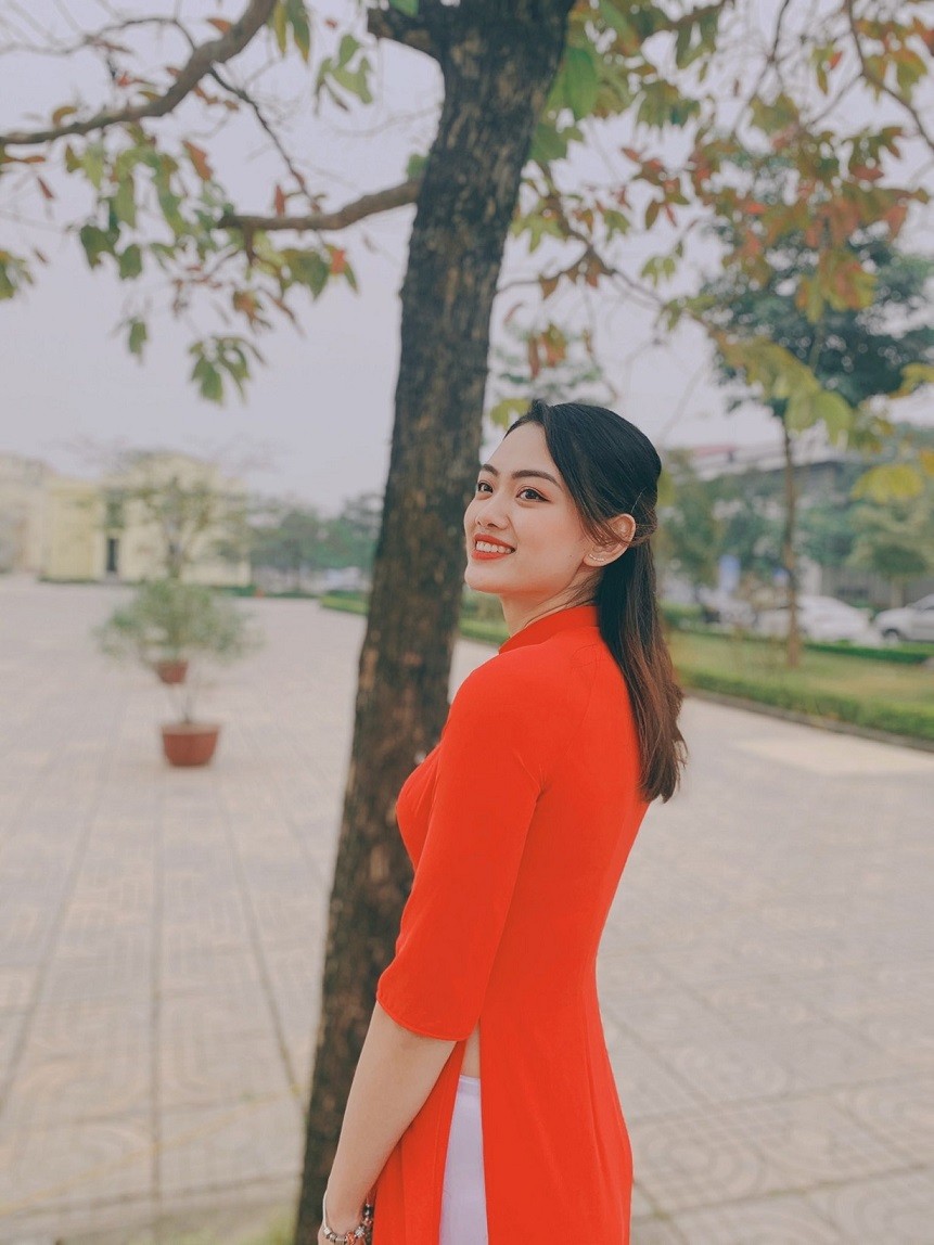 Nhan sắc nổi bật và thành tích học tập xuất sắc của Hoa khôi bóng chuyền Nguyễn Thu Hoài