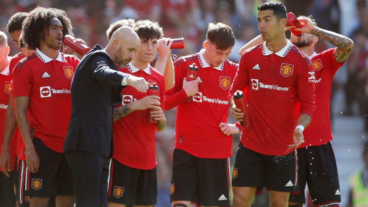 Báo Anh: Cristiano Ronaldo xin lỗi HLV Erik ten Hag và xin trở lại tập cùng đồng đội