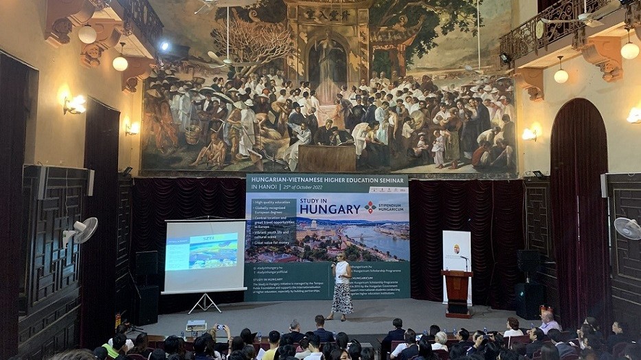 Cánh cửa du học Hungary rộng mở đối với sinh viên Việt Nam