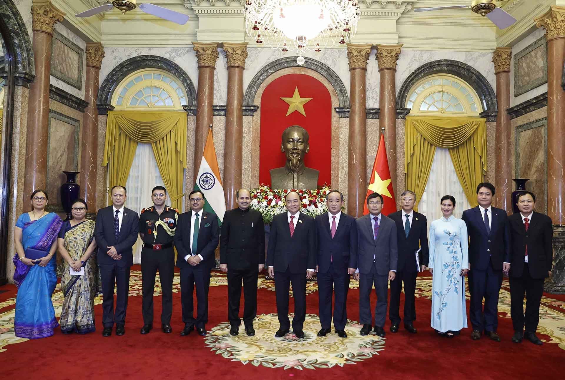 Chủ tịch nước Nguyễn Xuân Phúc tiếp các Đại sứ Ấn Độ, Hàn Quốc và El Salvador trình quốc thư