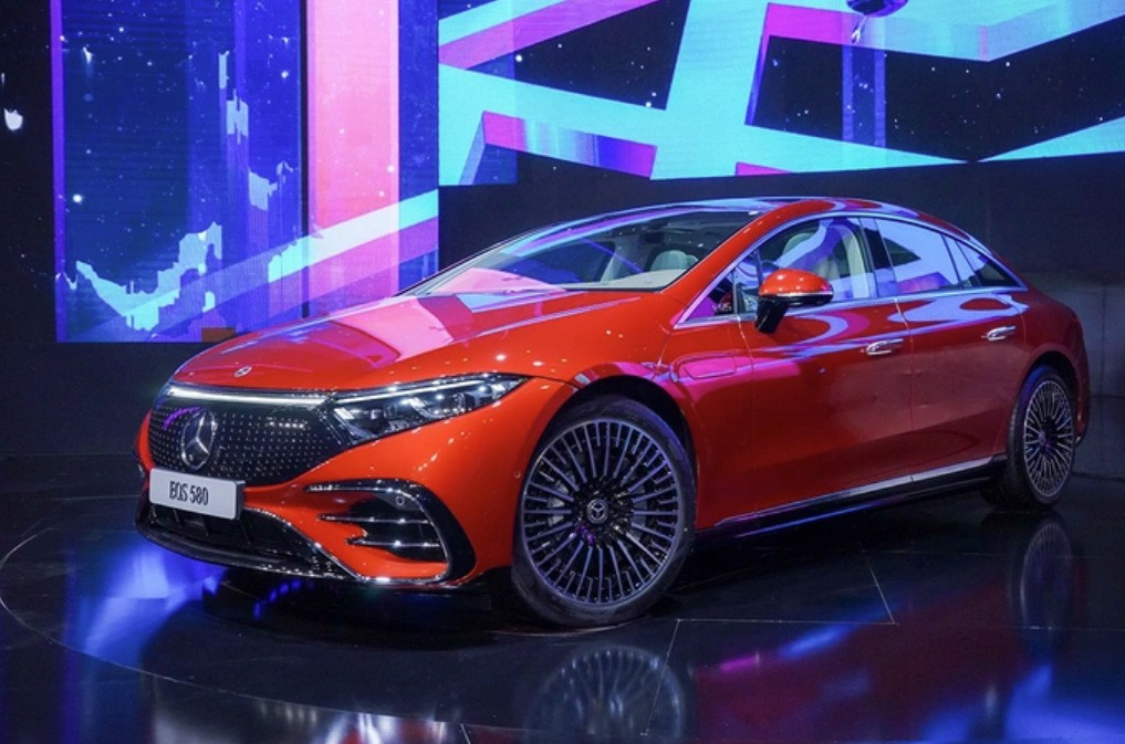 Cận cảnh Mercedes-Benz EQS lộ diện tại VMS 2022, giá từ 4,84 tỷ đồng