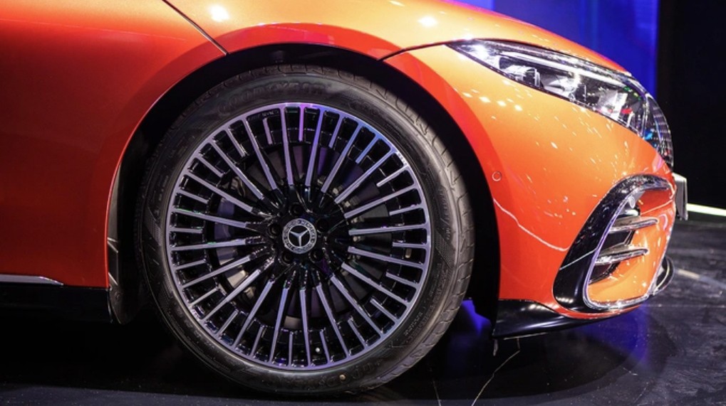 Cận cảnh Mercedes-Benz EQS lộ diện tại VMS 2022, giá từ 4,84 tỷ đồng