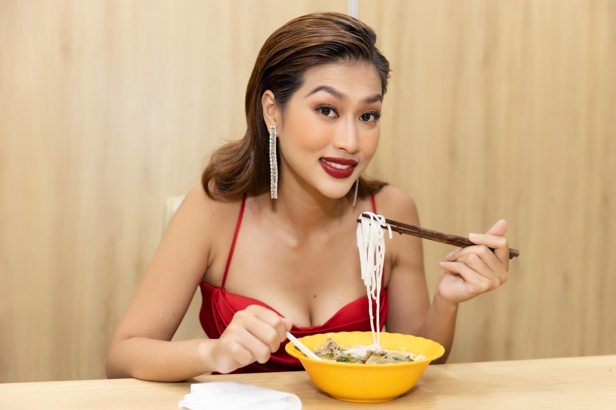 Đoàn Thiên Ân xinh đẹp trở về trong