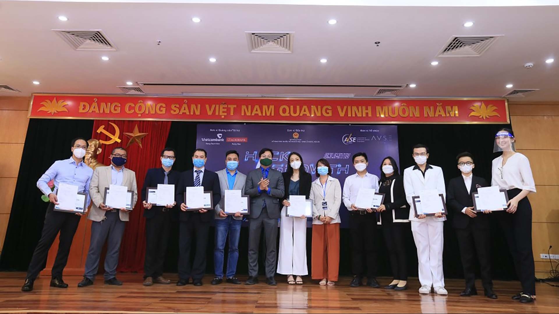 mua thu ba cuoc thi doi moi sang tao toan cau hack4growth da tro lai voi chu de innoverse