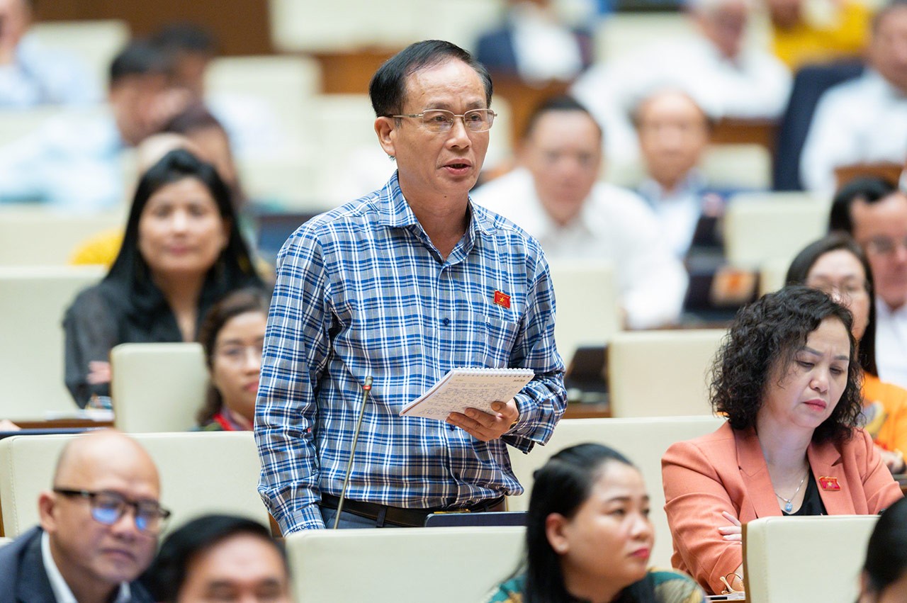 Hôm nay (28/10), Quốc hội tiếp tục thảo luận về kết quả thực hiện kế hoạch phát triển kinh tế-xã hội năm 2022; dự kiến kế hoạch 2023