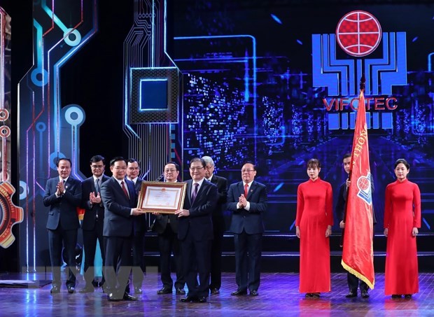 Phát triển khoa học công nghệ