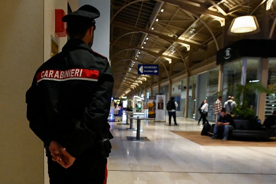 Hậu vệ Arsenal Pablo Mari bị tấn công bằng dao và không bị thương nặng