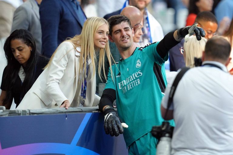 Ba nàng WAGs quyến rũ nhất đội tuyển Bỉ