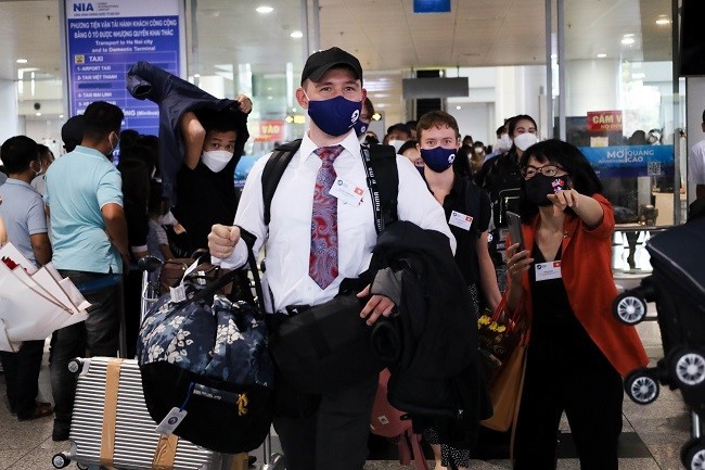 Nhóm Tình nguyện viên đầu tiên của Chương trình Hòa bình tới Việt Nam