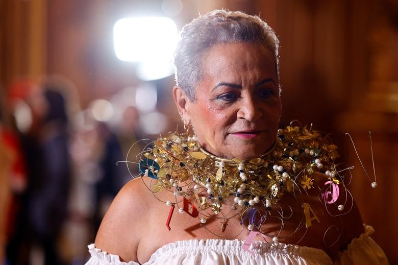 Khi các cụ già tự tin sải bước trên sàn catwalk ở Paris