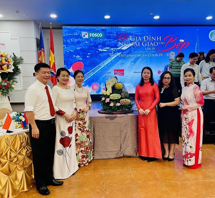 'Du lịch ẩm thực' tới nhiều quốc gia tại 'Khi Gia đình Ngoại giao vào bếp'