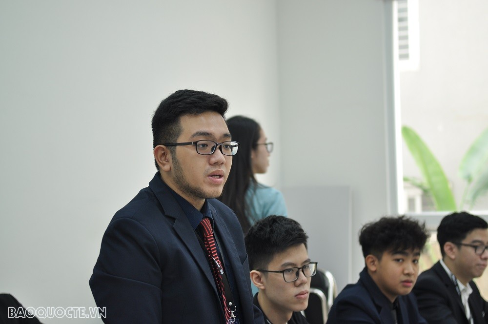 Một đại biểu phát biểu ý kiến của mình trong phiên thảo luận. (Ảnh: Minh Quân) Một đại biểu phát biểu ý kiến của mình trong phiên thảo luận. (Ảnh: Minh Quân)