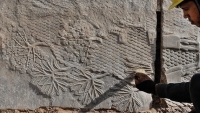 Iraq phát hiện 8 bức chạm khắc cổ đại trên những phiến đá cẩm thạch