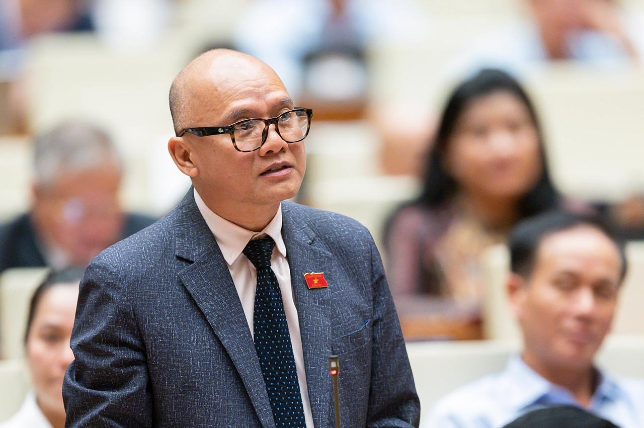 Đại biểu Bế Trung Anh - Đoàn ĐBQH tỉnh Trà Vinh.