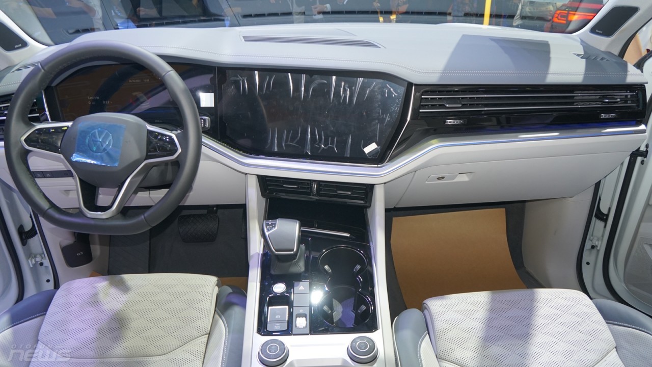 Cận cảnh Volkswagen Touareg mẫu SUV cao cấp tại Việt Nam, giá gần 3 tỷ đồng