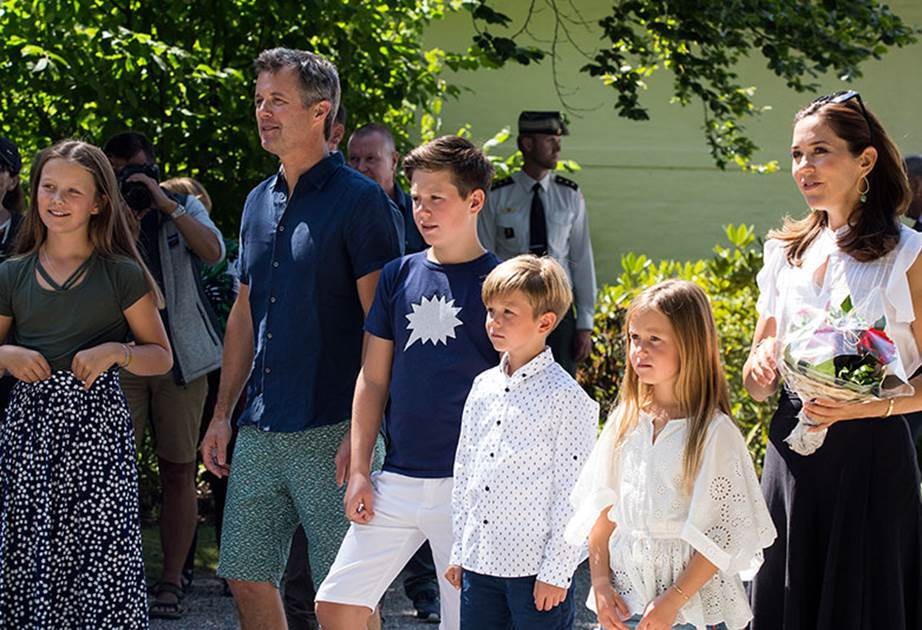 Những bức ảnh gia đình đẹp nhất của Thái tử kế vị Đan Mạch và Công nương Mary