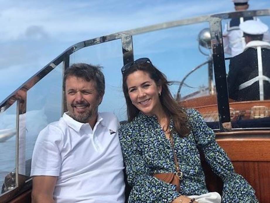 Những bức ảnh gia đình đẹp nhất của Thái tử kế vị Đan Mạch và Công nương Mary