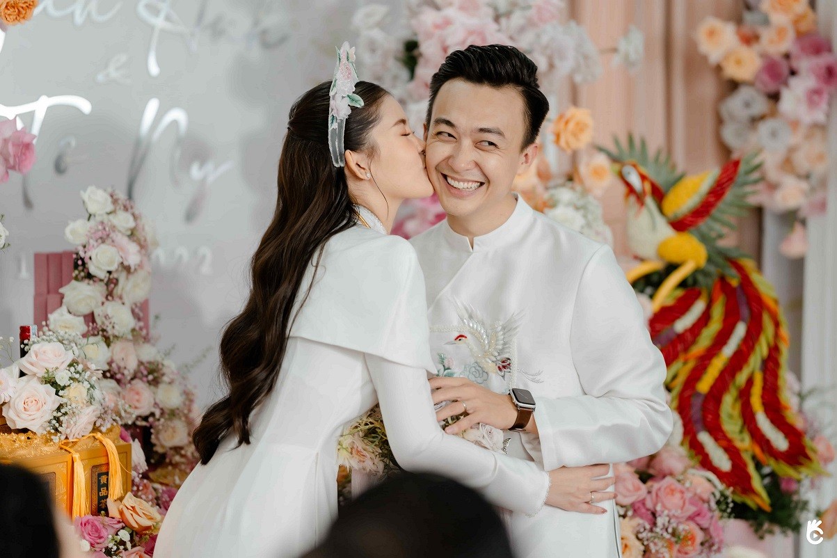 Những hình ảnh đẹp và sang trọng trong lễ ăn hỏi của Hoa hậu Lê Âu Ngân An