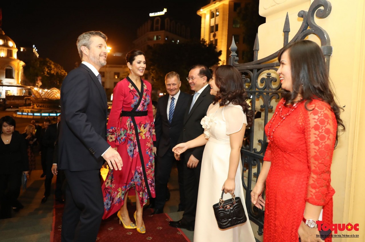 Phong cách thời trang của Công nương Đan Mạch Mary: Từ cô gái người Australia đến đẳng cấp Hoàng gia