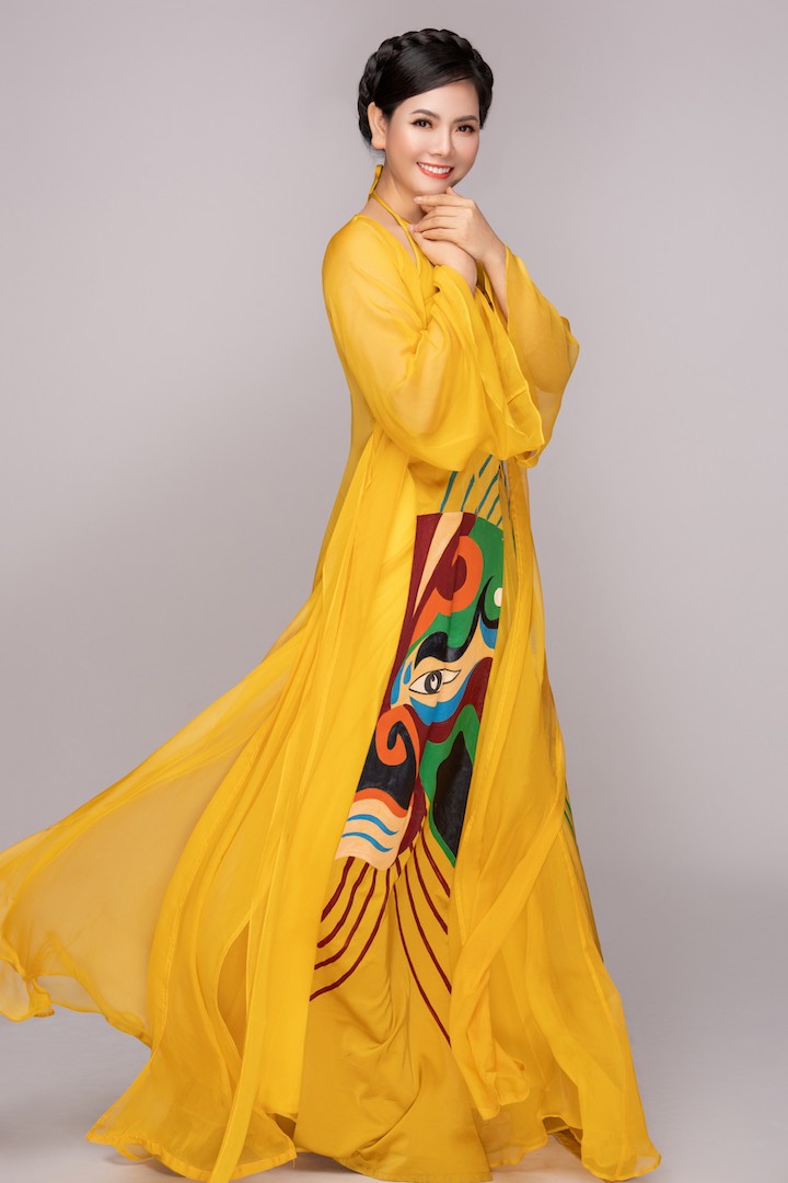 Lương Nguyệt Ánh nhận được nhiều lời khen ngợi từ bạn bè và người hâm mộ bởi giọng hát và nhan sắc ngày càng xinh đẹp, toả sáng. 