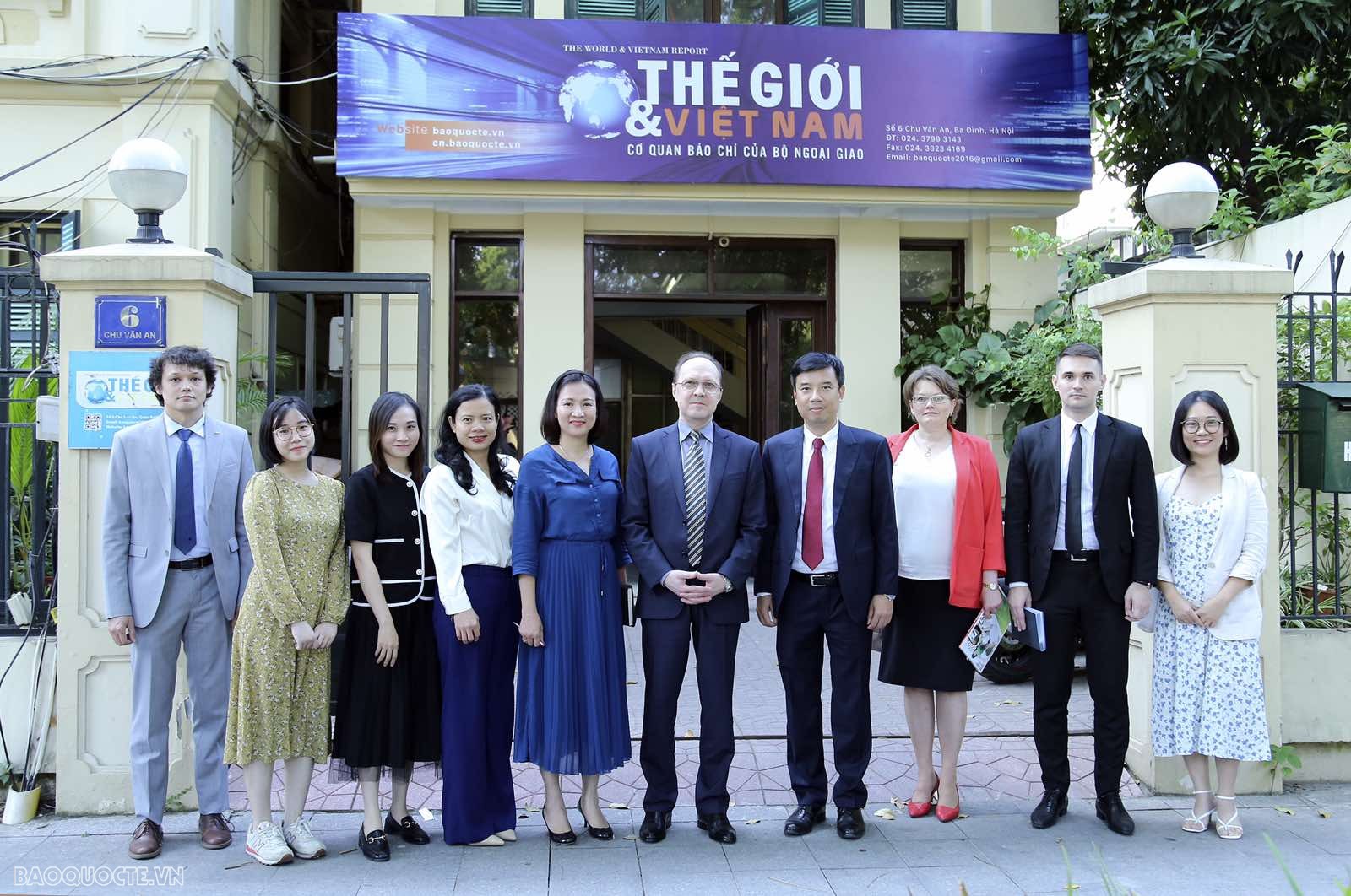Đại sứ Nga thăm và làm việc với Báo Thế giới & Việt Nam