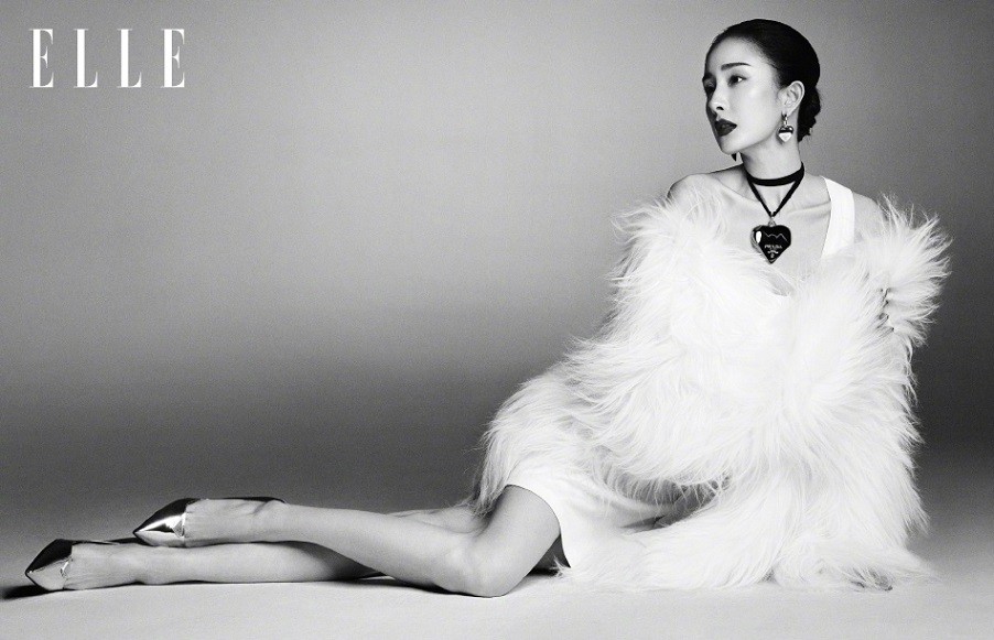 Chụp bộ ảnh khỏe đẹp trên tạp chí, Dương Mịch được fan khen hết lời