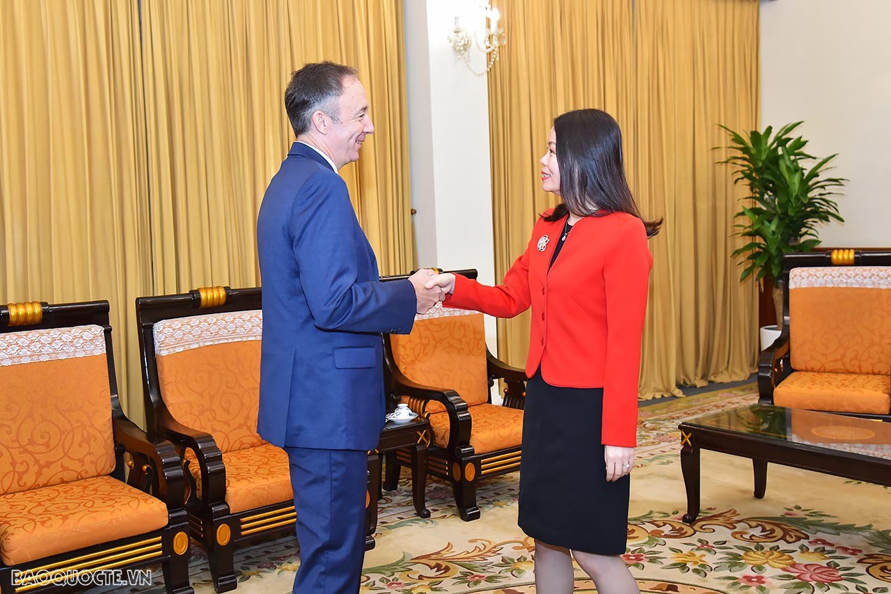 Ngày 4/11/2022, Trợ lý Bộ trưởng Ngoại giao Nguyễn Minh Hằng tiếp tiếp Phó Chủ tịch phụ trách thương mại toàn cầu Tập đoàn Nike. (Ảnh: Anh Sơn)