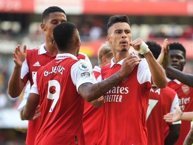 ngày 4/11: Gabriel Martinelli chờ hợp đồng mới Asenal;