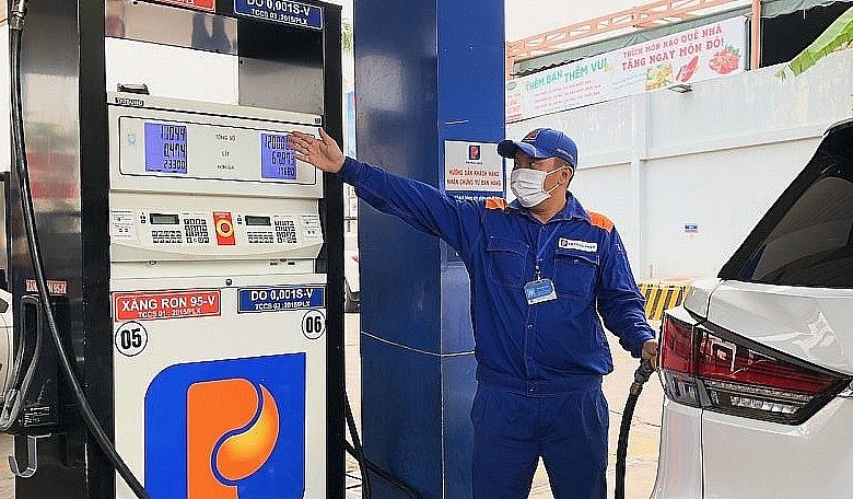 Giá xăng dầu hôm nay 5/11: Bất ngờ tăng sốc hơn 5%
