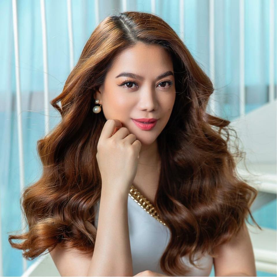 Sao Việt: Mỹ Tâm hóa nàng thơ, Tăng Thanh Hà đăng ảnh kỷ niệm 10 năm ngày cưới